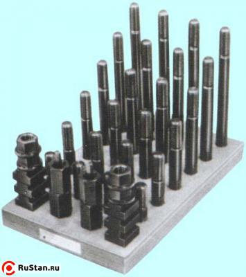 Набор сухарей, гаек и  шпилек из 38-ми предметов  9,7 М8х1,25 на дер. подставке (YT-0601) "CNIC" фото №1