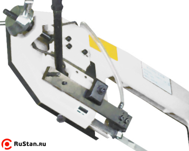 Станок оснащен системой подачи СОЖ с удобно расположенной емкостью и раздельным регулированием расхода охлаждающей жидкости. фото №8 Станок оснащен системой подачи СОЖ с удобно расположенной емкостью и раздельным регулированием расхода охлаждающей жидкости. фото №8