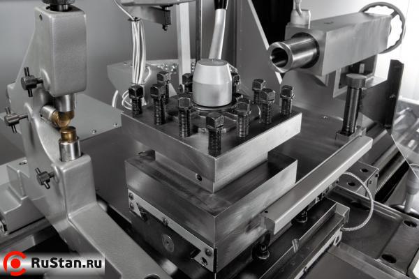 ET GH-31200 ZHD RFS Универсальный токарно-винторезный станок фото №11 ET GH-31200 ZHD RFS Универсальный токарно-винторезный станок фото №11