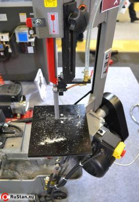 Возможность вертикального реза - ленточнопильный станок JET HVBS-712K фото №23 Возможность вертикального реза - ленточнопильный станок JET HVBS-712K фото №23