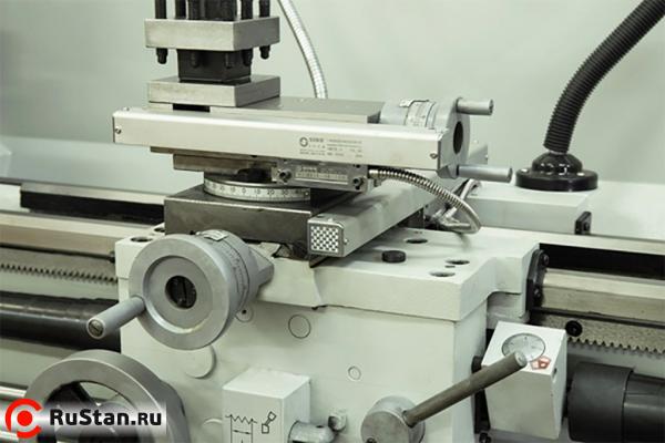 Продольная, поперечная и тонкая продольная подачи оснащены оптическими линейками. фото №16 METAL MASTER X32100 фото №16