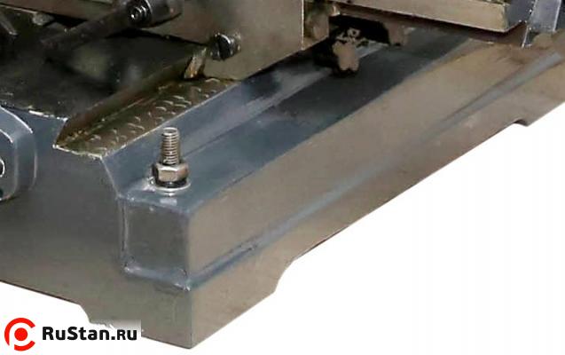 Прочная литая конструкция плотно стоит на поверхности благодаря конструктивным особенностям. фото №16 Прочная литая конструкция плотно стоит на поверхности благодаря конструктивным особенностям. фото №16