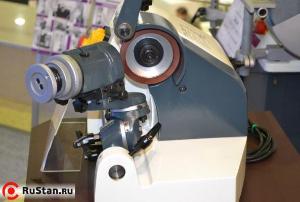 Станок для заточки инструмента Optimum GH 20T фото №10 Станок для заточки инструмента Optimum GH 20T фото №10