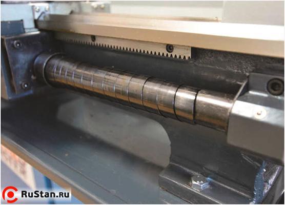 Телескопическая защита ходового винта от стружки эффективно защищает ходовой винт от износа. фото №14 Metal Master MML 2550V фото №14